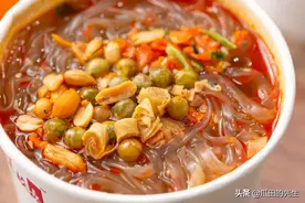 鲜香麻辣酸，嗦到汤汁都不剩！程校长正宗酸辣粉来了图片