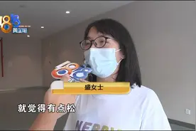 卡丁车过弯道，头盔磕破了嘴图片