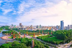 广东佛山四所重点高中，皆是国家级示范高中，高分优投率相当优秀图片
