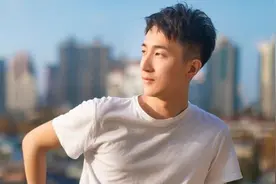 牛！上海男神学霸：曾为前法国国民教育部部长做翻译，如今将入职新华社！图片