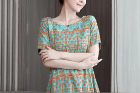 我的天！上海妈妈真会打扮，只穿这高贵“妈妈装”，简直美上天图片