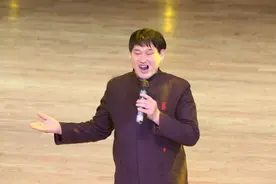 陈亚男与父母探望公婆和老公，大衣哥懒得搭理，儿媳脸都笑得僵硬图片