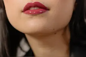 怎么判断自己有没有口臭？图片