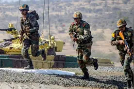 印度鹰派中将获重任，要求部队保持战斗准备，不畏惧“两线作战”图片