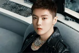 鹿晗突破自己换发型！剪寸头穿皮衣出席Gucci大秀，五官太秀气了图片