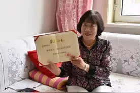 感人师生情｜张秀荣陈志德：老师为他买鞋，他为老师买楼图片