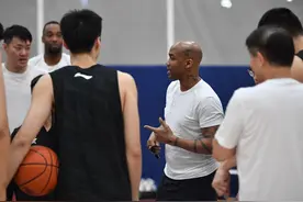 CBA全力以“复” 北控男篮抵达东莞赛区图片