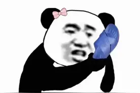 搞笑表情包：这么久不回我消息，你在跟谁聊天呢？图片