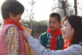 教师“漏斗式输入”、“劫贫济富”式调动不可有！待遇留人是关键图片