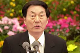 1998年朱镕基当选总理宣誓：鞠躬尽瘁，死而后已！全场掌声雷动图片
