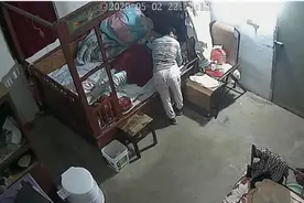 监控拍下保姆闷死老太，死者亲属：她帮老人穿寿衣后索要礼金，被揭穿时很镇静，还说做人天地良心图片