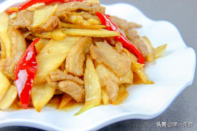 茭白炒肉片做法和步骤（第一美食两根茭白）