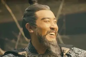 同样是演“曹操”，于和伟和鲍国安放在一起看，差别就出来了图片