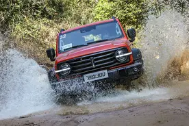 WEY坦克300对比牧马人 中美都卖20万 越野、底盘比一比图片