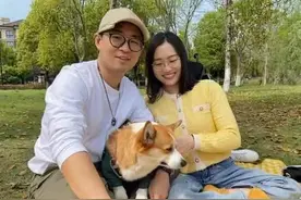 阳光小伙爱上轮椅女孩，一恋就是5年，他不是善人，只是恋人图片