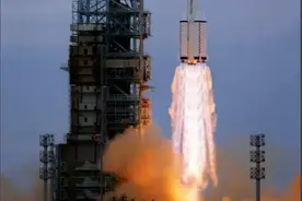 飞天梦：中国载人航天飞天之神舟六号图片