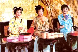 出场华丽丽，戏份却很少，贾府三春只是用来领便当的吗？图片