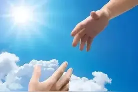 我把马扎凳子修好了图片