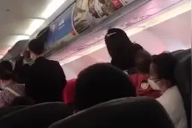 亚航偷偷增加19名武汉籍乘客 落地西安后才告知视频封面