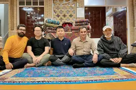 拜访波斯地毯富商，很难想象普通地毯工的薪水，5年伊朗币贬值8倍图片