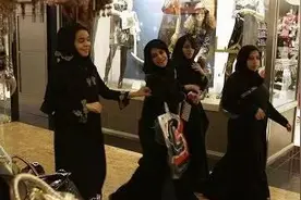 中国美女嫁给迪拜富豪，钱多得花不完，真实生活让人意想不到图片
