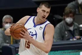 41顺位约基奇已是MVP，同届前十顺位混得如何？2人薪水过亿图片