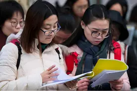 四川紧缺三千多名选调生，转正直接定编公务员，但只招这类大学生图片