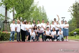 主播接你上下班，明日开启图片