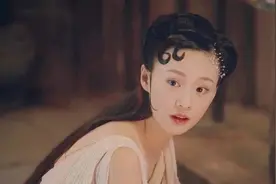 “流量小花”郑爽的堕落史图片