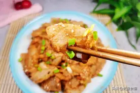 夏季，这瓜我经常买，不炒不蒸不熬汤，切片裹上淀粉煎一煎，好吃图片