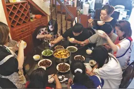 8个外甥来过暑假，"最繁忙"舅舅引关注，网友：养儿大户图片