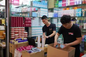 转型美妆的华强北小摊主：不卖假货，咋赚钱？图片