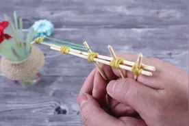 小时候爱不释手的小玩具，皮筋发射器，做法很简单，还可以连发！视频封面