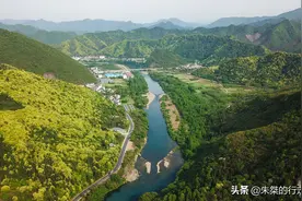 安徽最美山村，位于皖南两座名山之间，是国内三大富硒地之一图片
