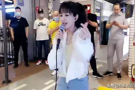 YY一姐文儿首次户外直播，请来5个“保镖”驻场，有点户外的感觉图片