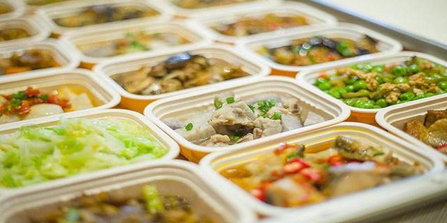 "团餐外卖"、"小程序+外卖"或成为争抢2414亿外卖市场的新形式