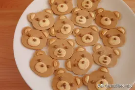 自制超萌卡通饼干，充满童趣的手工小熊饼干，小朋友见了爱不释手图片