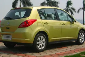 经典车之东风日产骐达图片