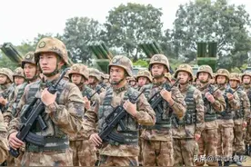 东南三大主力换装新型远火，打击能力远超03式，对台形成合围态势图片