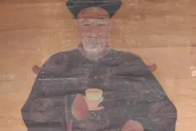 清代一考生抱着装馒头的麻袋参加殿试，康熙看文章后：你是状元了图片