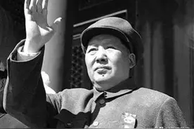 斯大林是大元帅，蒋介石是特级上将，毛主席为何没有军衔？图片