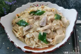 教你做东北家常菜，尖椒干豆腐嫩滑的小技巧，只需多做这一步图片