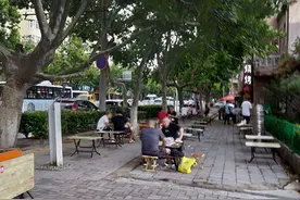 青岛啤酒屋贵吗？看看这张菜单就明白了，一招教会你如何冒充熟客图片