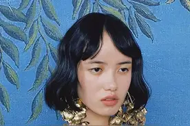 “你们的偶像根本配不上我的照片。”图片