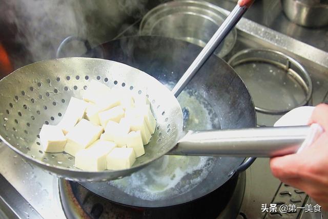 花胶炖水鱼汤的做法 花胶炖水鱼汤的做法窍门
