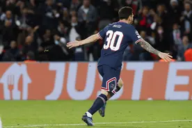 欧冠震撼一幕！队长一声令下，梅西毫不犹豫躺地防守，神图诞生图片