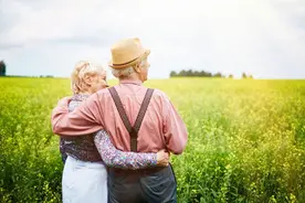 夫妻到底算不算亲人？心理学家的答案很统一图片
