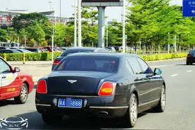 W12宾利被洪水淹没，已无维修价值，为什么有人愿意高价回收图片