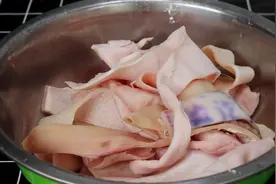 自从学会猪皮这样做，我家连肉都不想吃，每次做家人都嫌不够吃的图片
