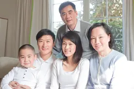 婆婆再婚遇难题，儿媳用婚前房产给婆婆当新房，全家人都开心图片
